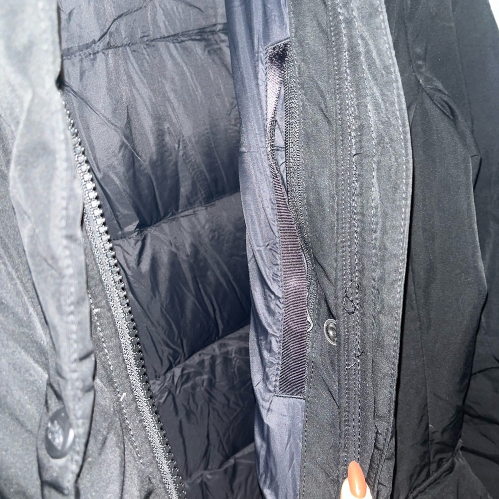 Women’s North Face Coat - Picture 13 of 14